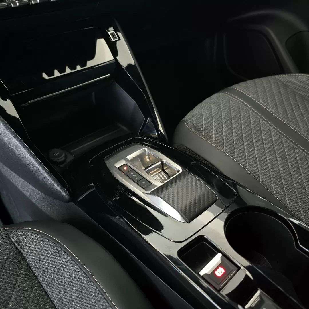 peugeot-e-2008-2025-eletrico-200cc