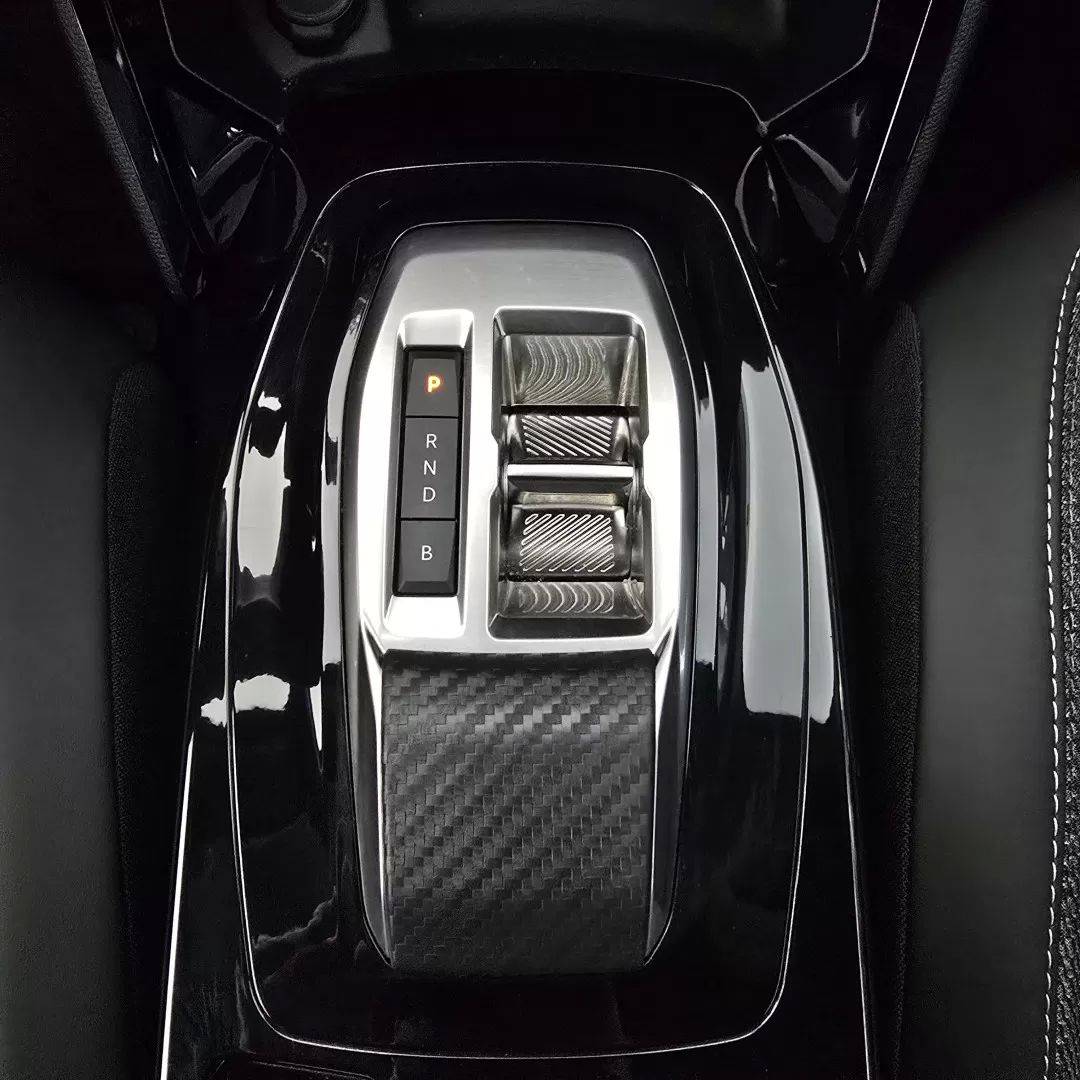 peugeot-e-2008-2025-eletrico-200cc