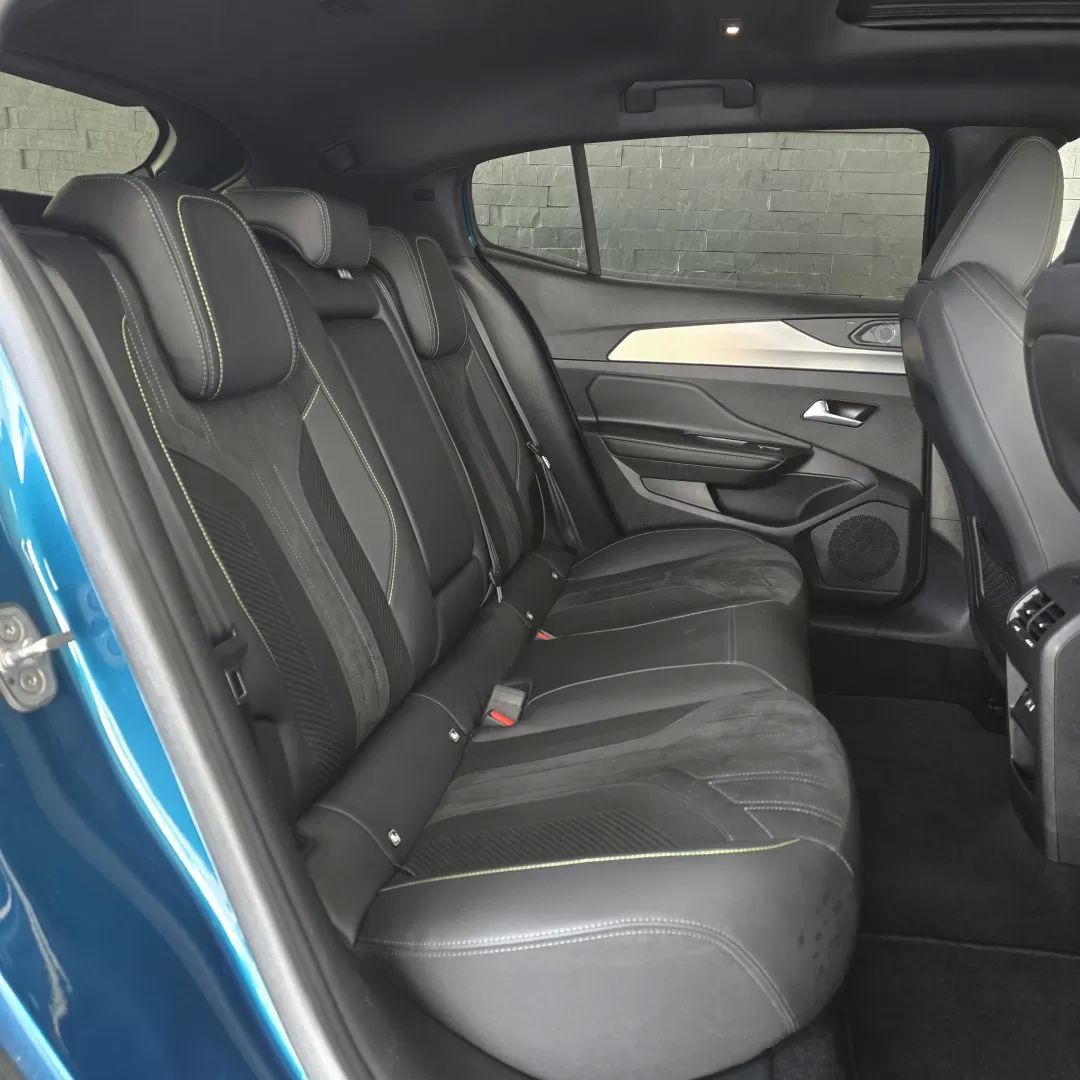 peugeot-408-2024-hibrido-1598cc