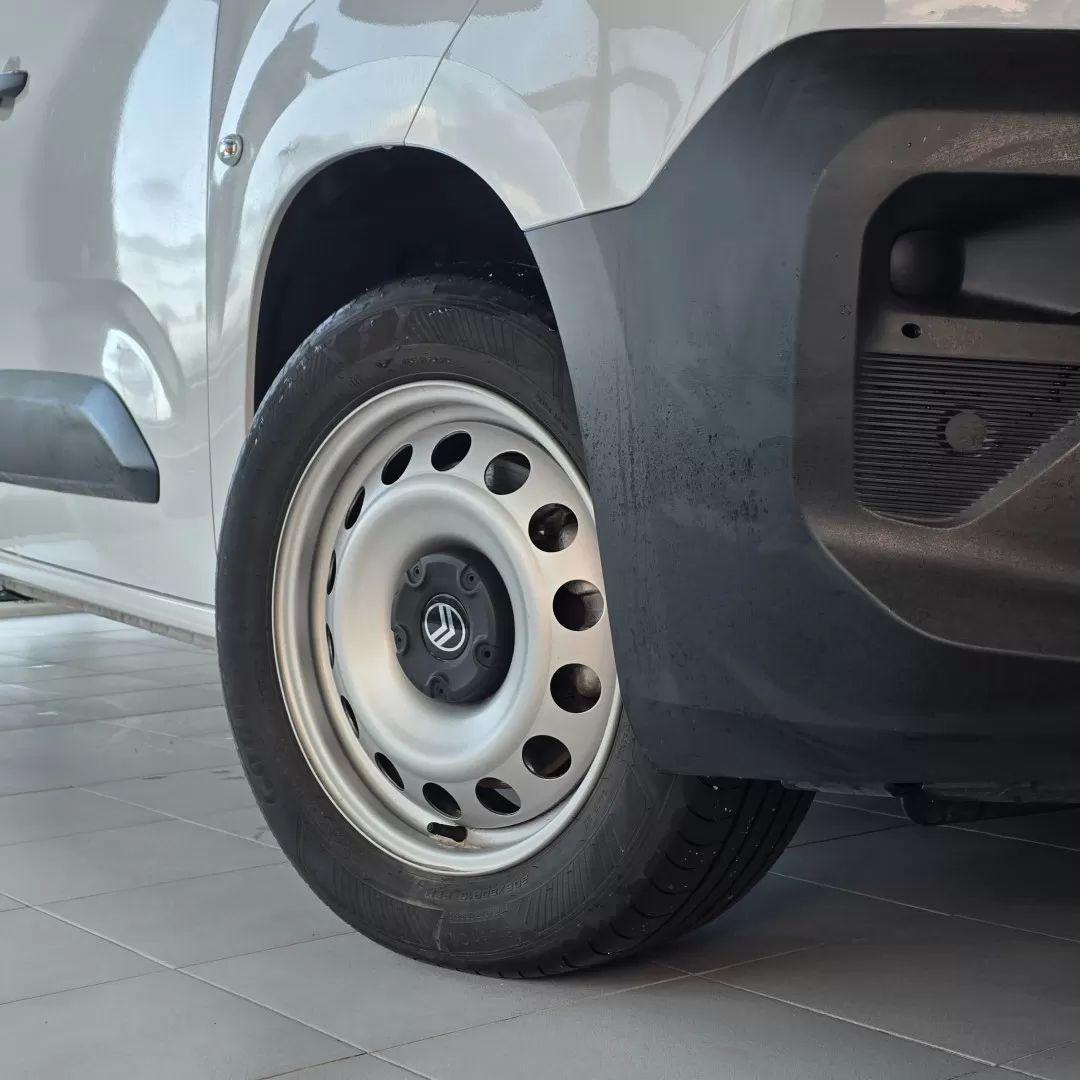citroen-berlingo-2025-diesel-1499cc