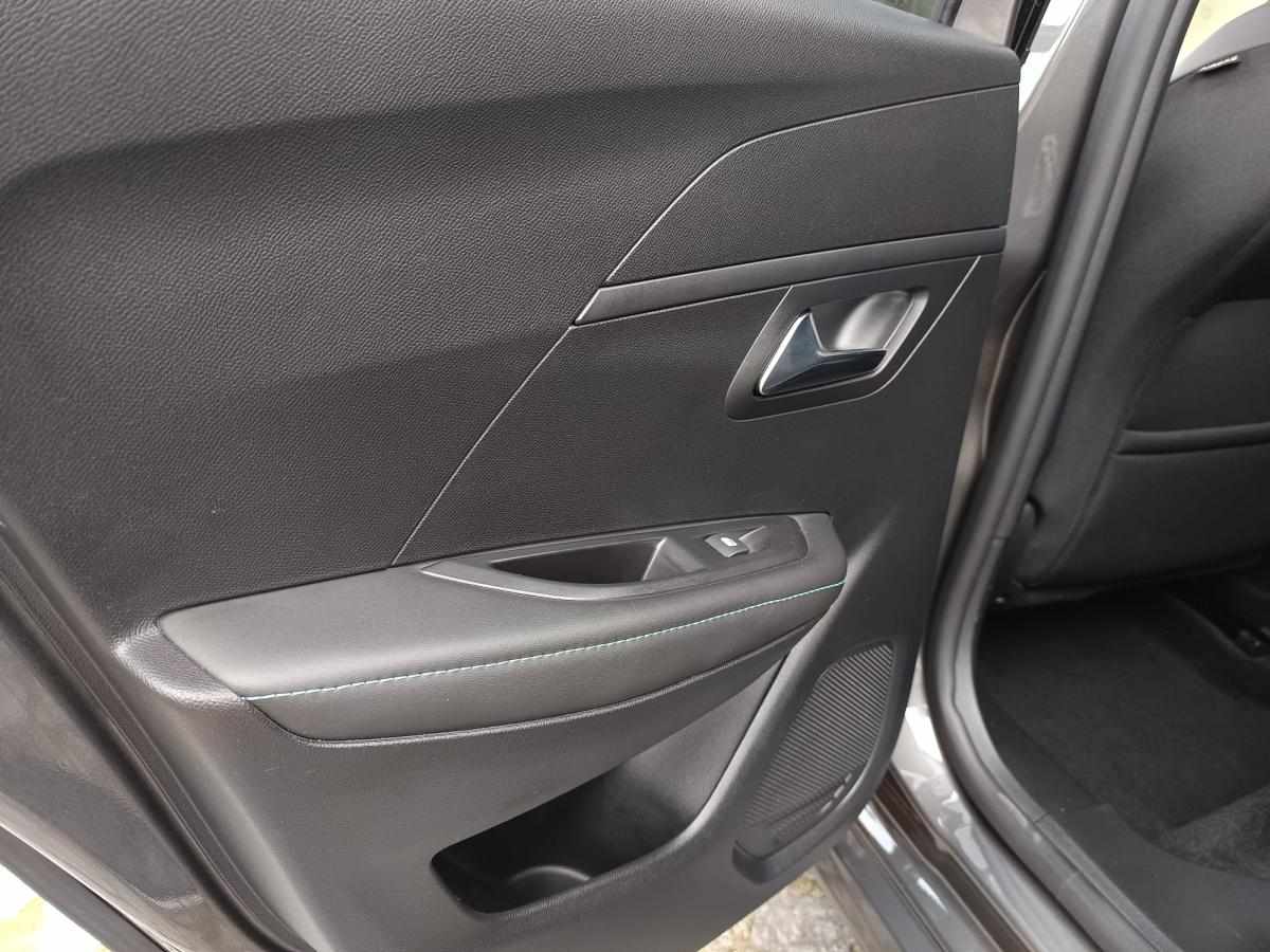 peugeot-208-1-2-puretech-2023-gasolina-1199cc