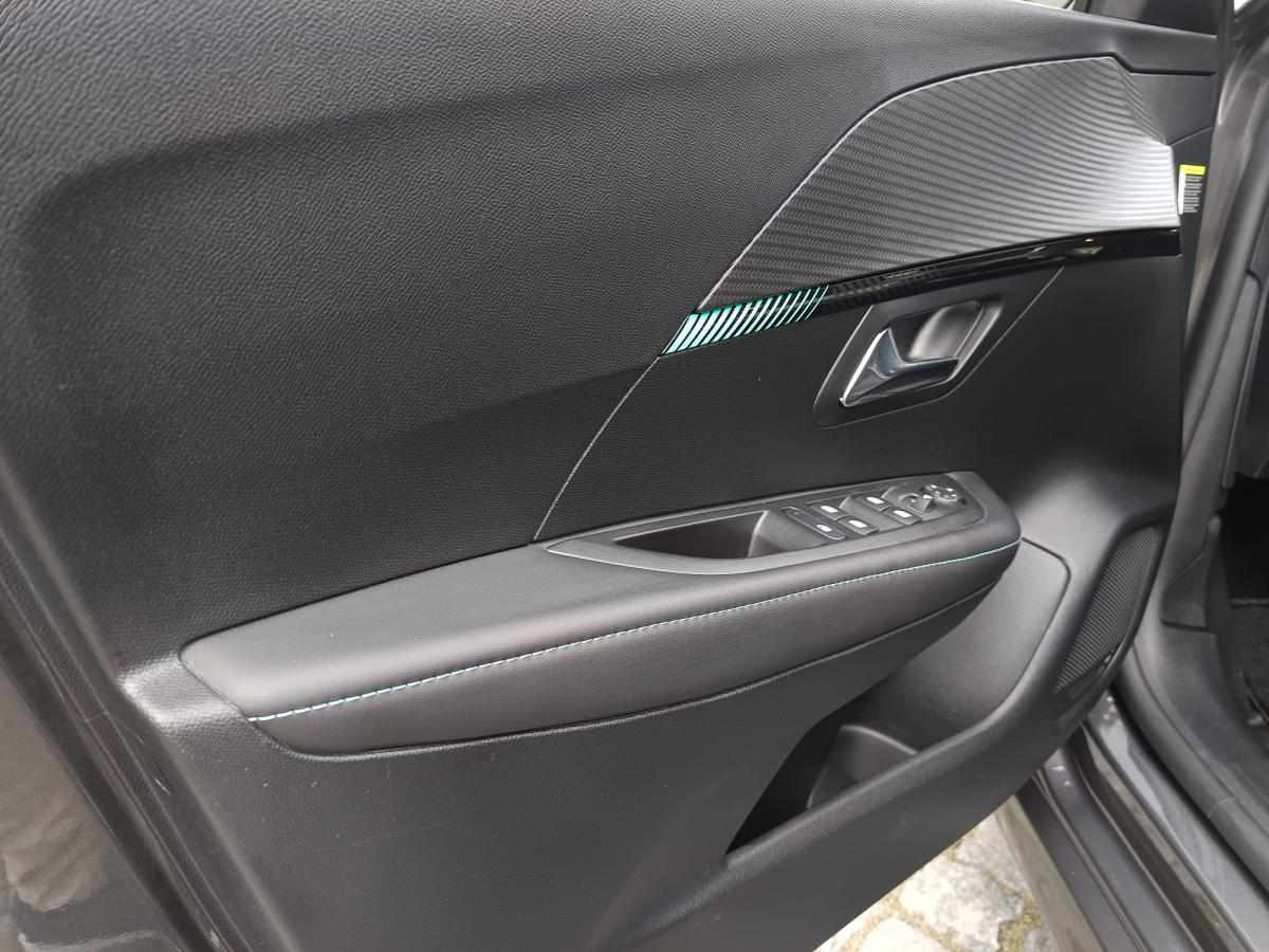 peugeot-208-1-2-puretech-2023-gasolina-1199cc