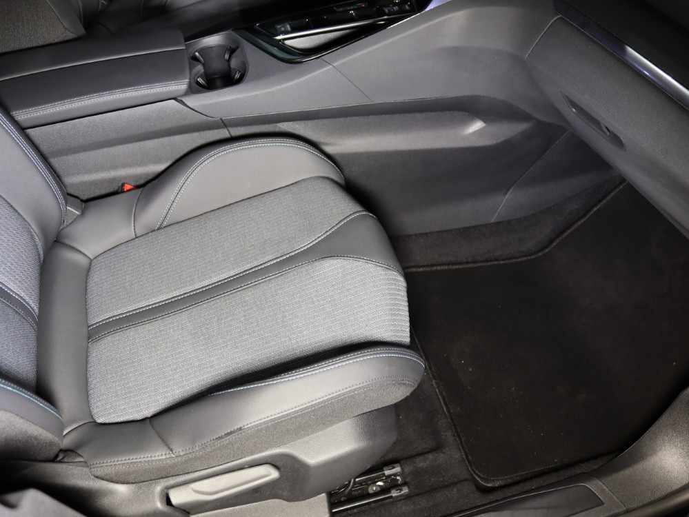 peugeot-5008-1-5-bluehdi-2024-diesel-1499cc