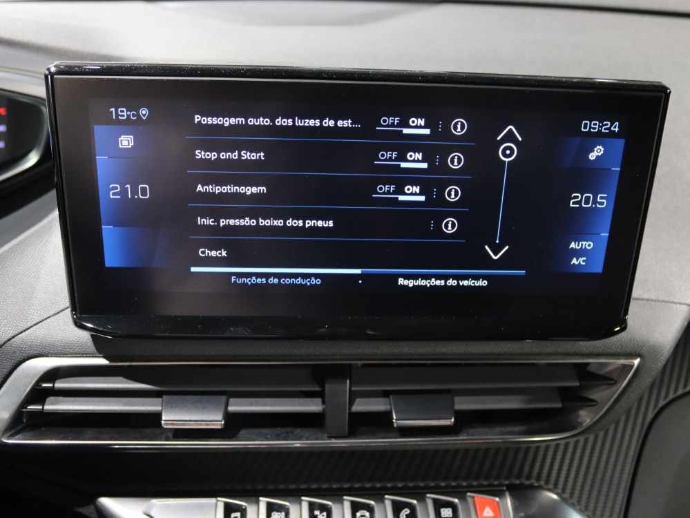 peugeot-5008-1-5-bluehdi-2024-diesel-1499cc