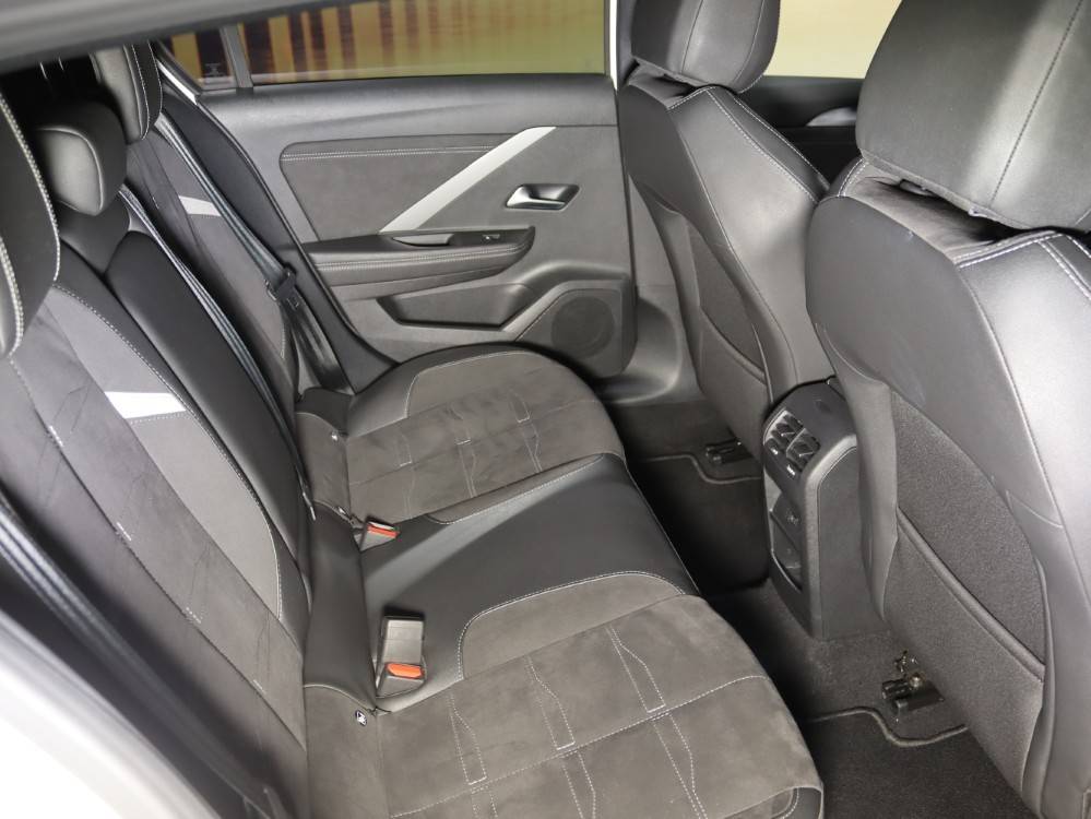 opel-astra-2023-diesel-1499cc