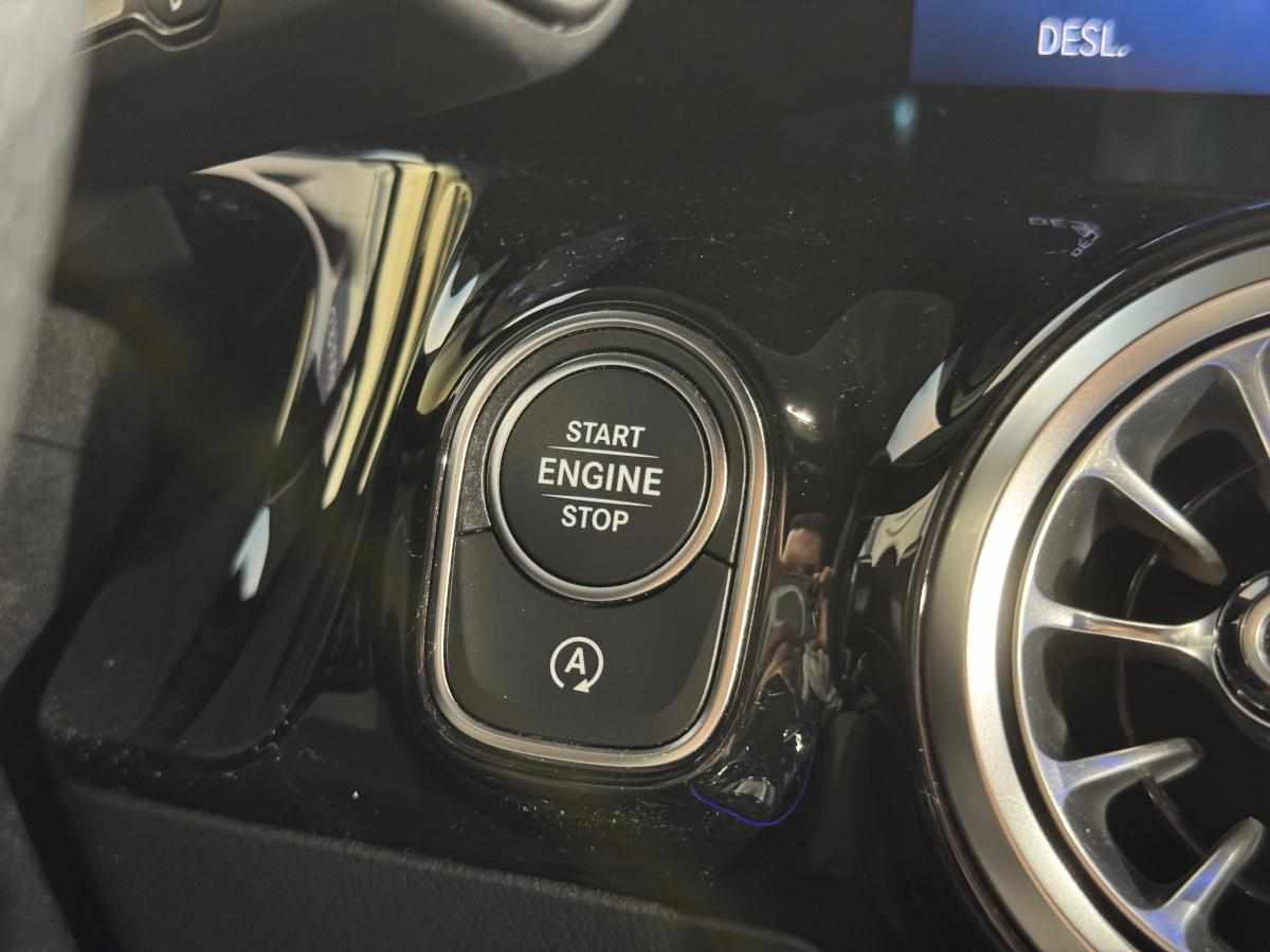 mercedes-benz-gla-200-2025-gasolina-1332cc