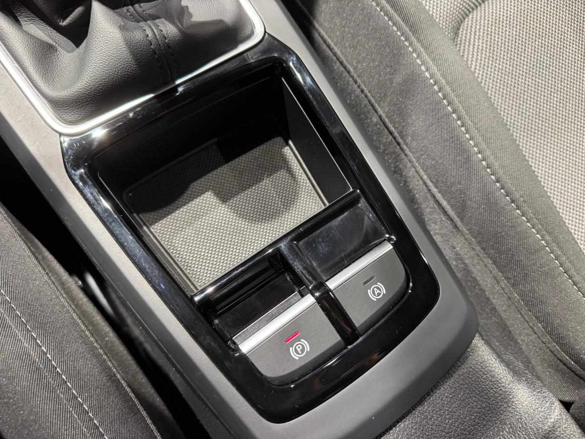 audi-q2-30-tfsi-2025-gasolina-999cc