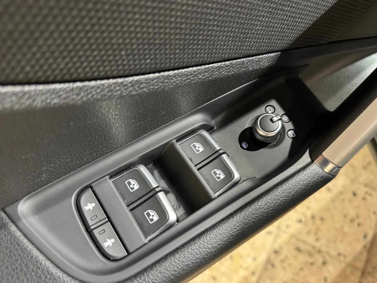 audi-q2-30-tfsi-2025-gasolina-999cc