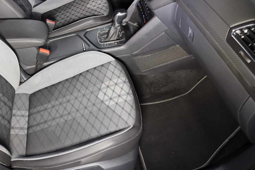 volkswagen-tiguan-2-0-tdi-bluemotion-2023-diesel-1968cc
