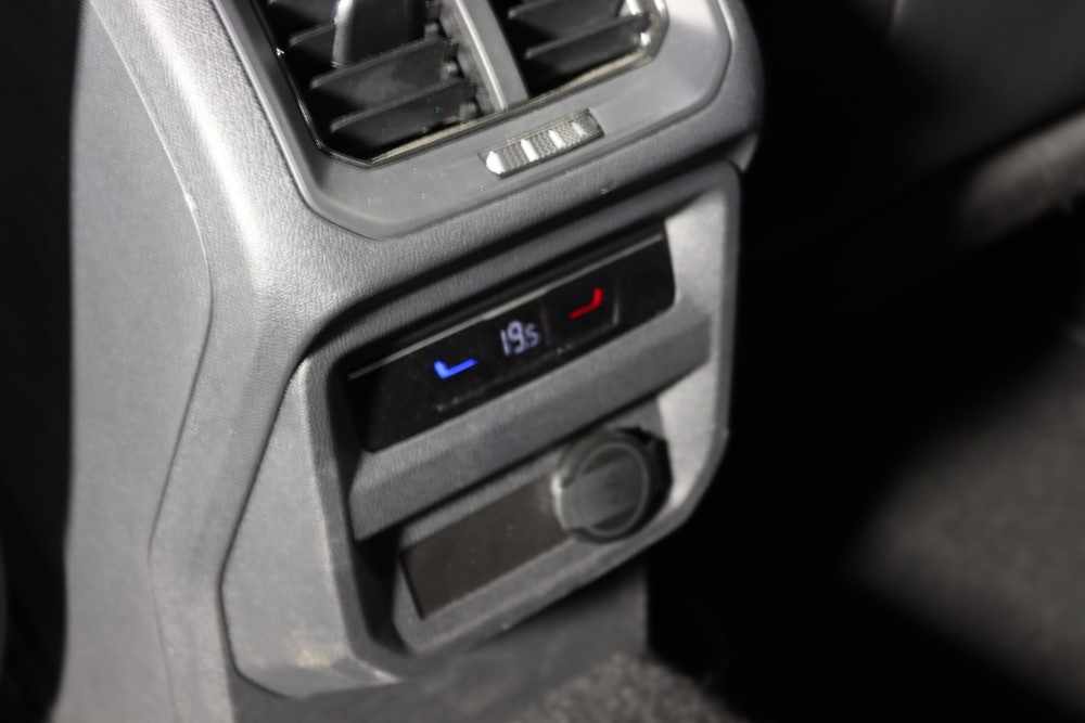 volkswagen-tiguan-2-0-tdi-bluemotion-2023-diesel-1968cc