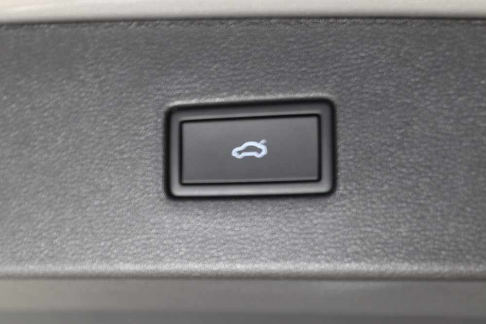 volkswagen-tiguan-2-0-tdi-bluemotion-2023-diesel-1968cc