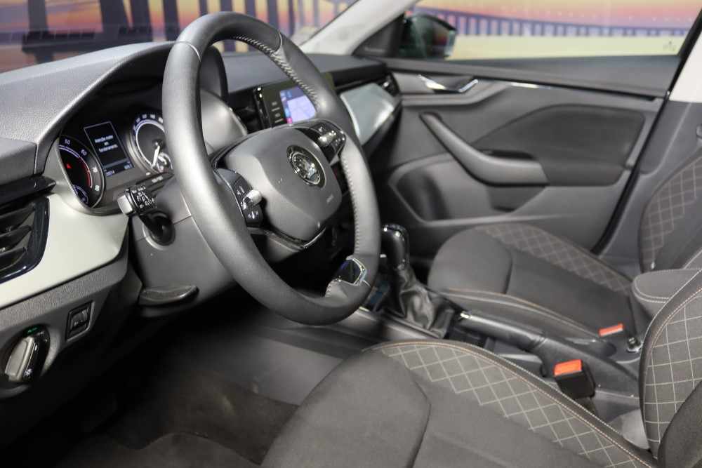 skoda-scala-1-0-tsi-2023-gasolina-999cc