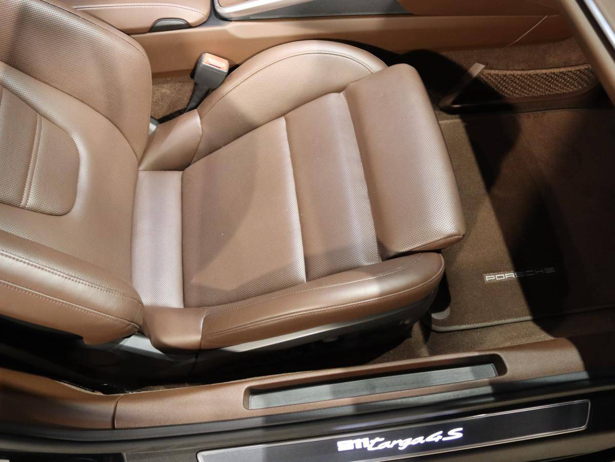 porsche-992-2021-gasolina-2981cc