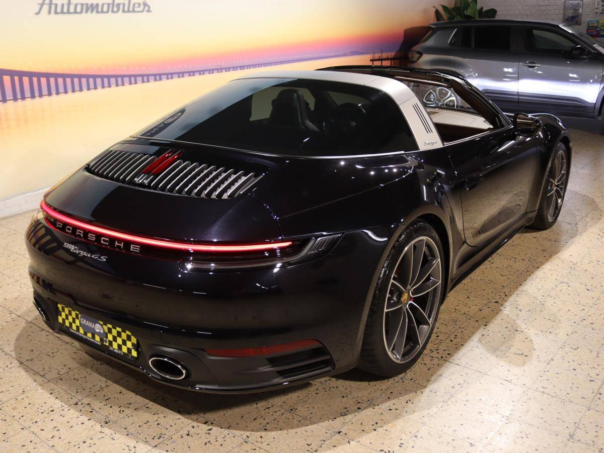 porsche-992-2021-gasolina-2981cc