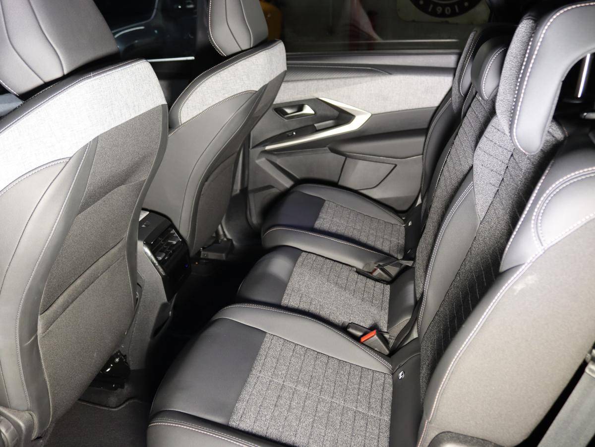 peugeot-5008-2025-gasolina-1199cc