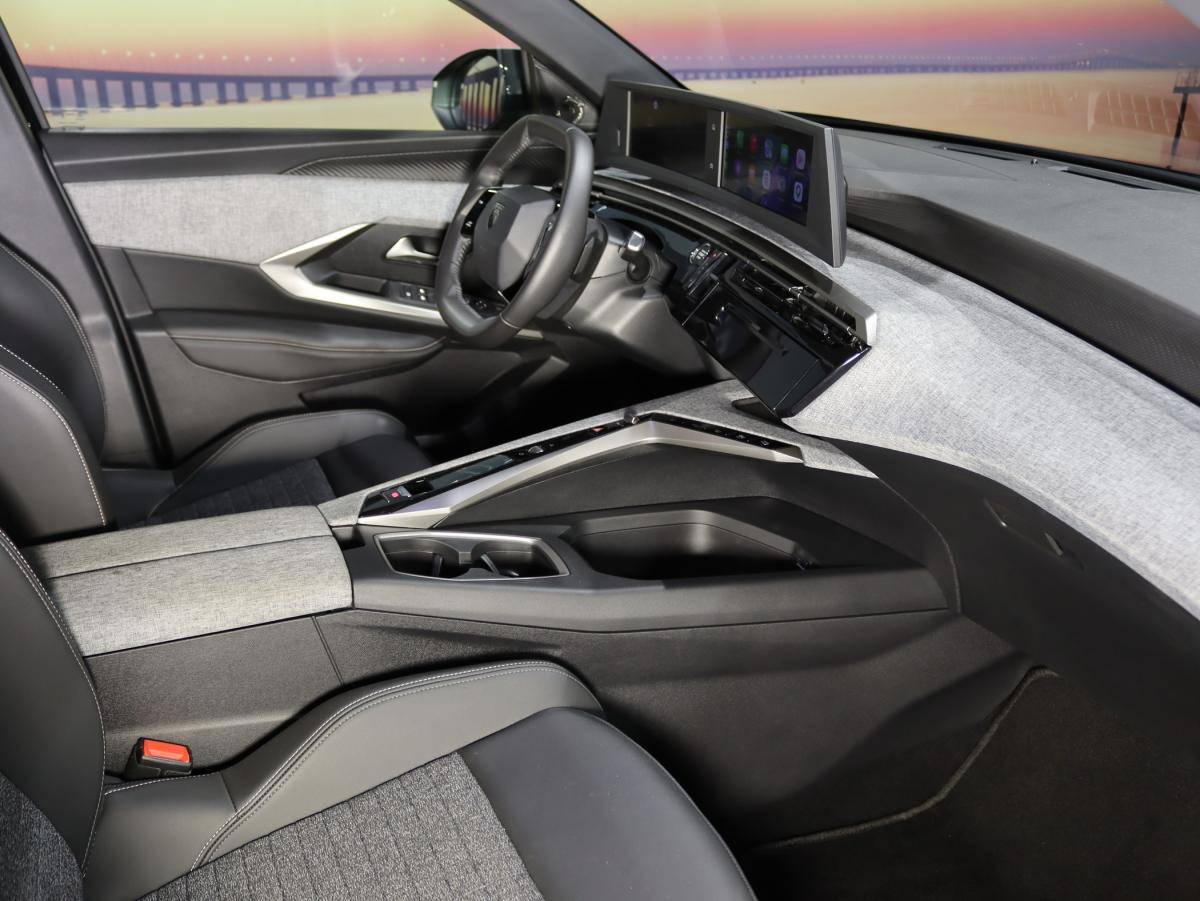 peugeot-5008-2025-gasolina-1199cc