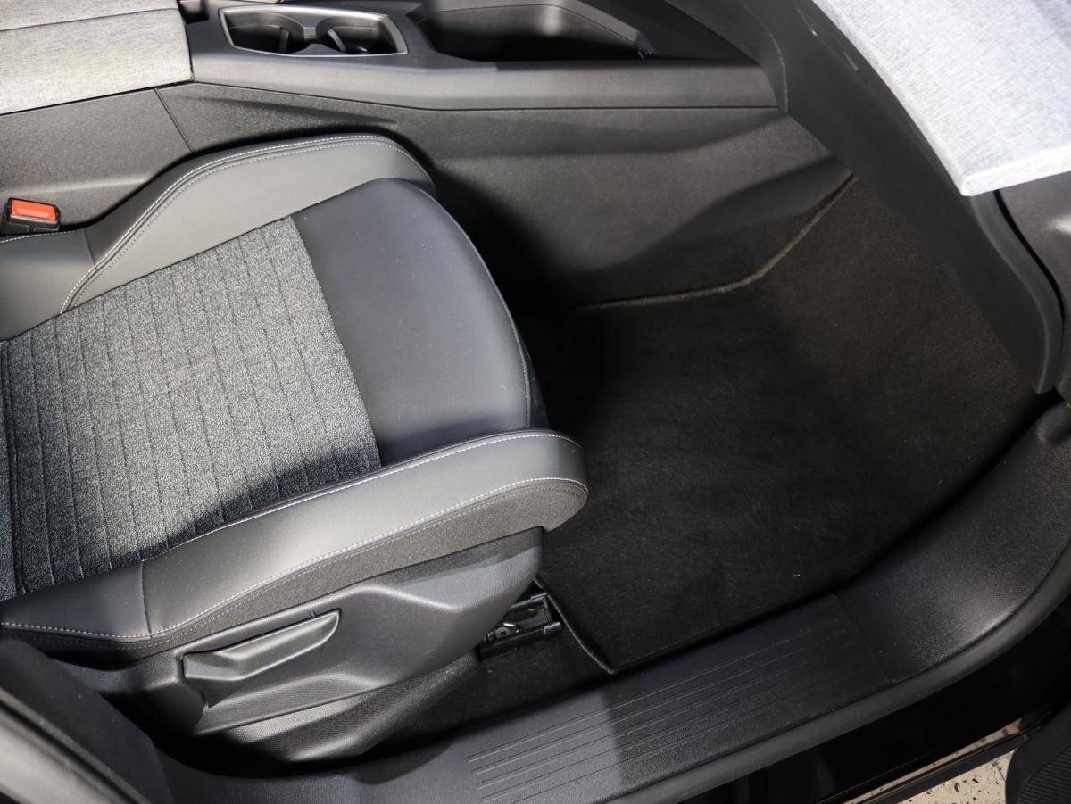 peugeot-5008-2025-gasolina-1199cc