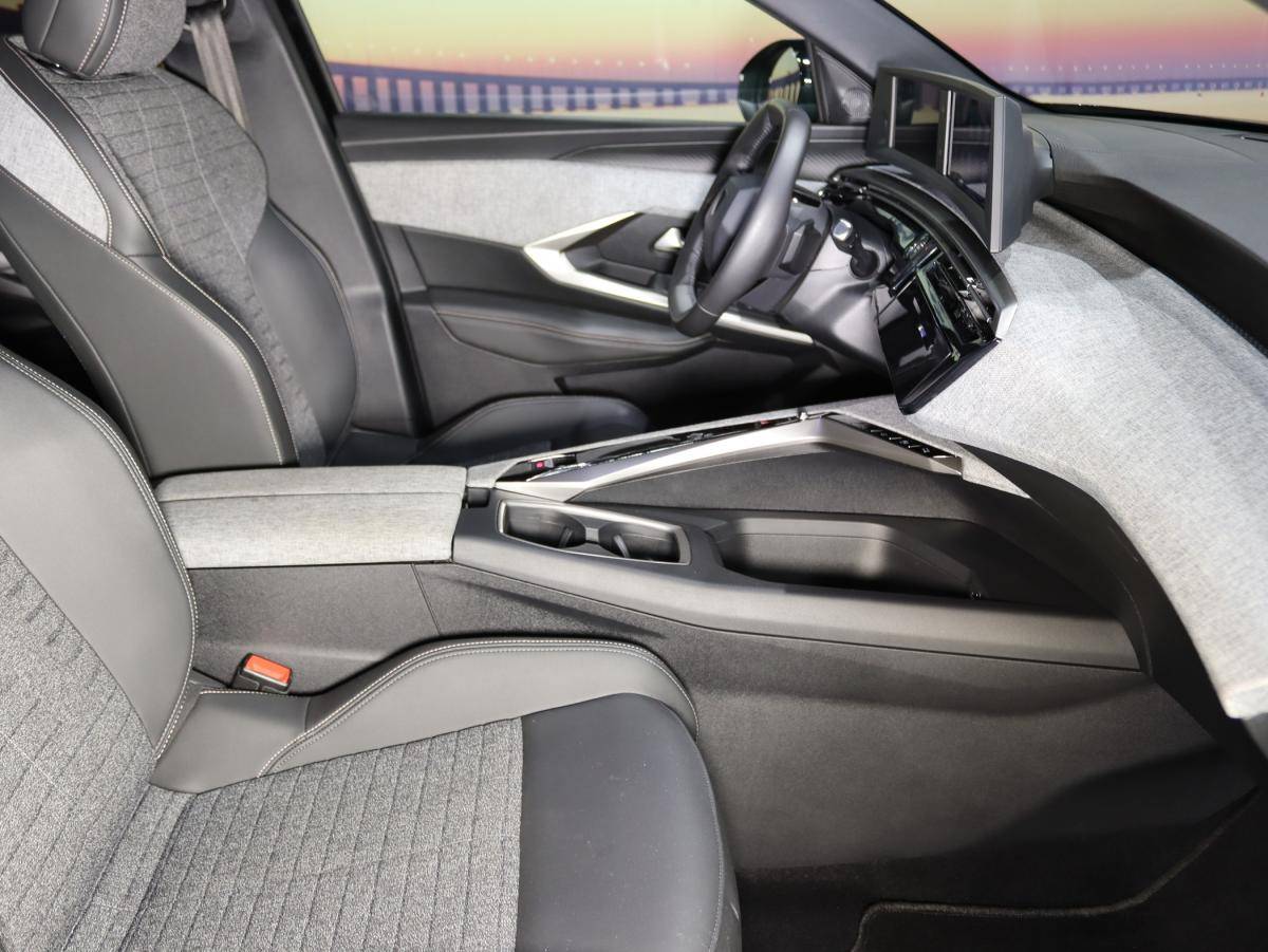 peugeot-5008-2025-gasolina-1199cc