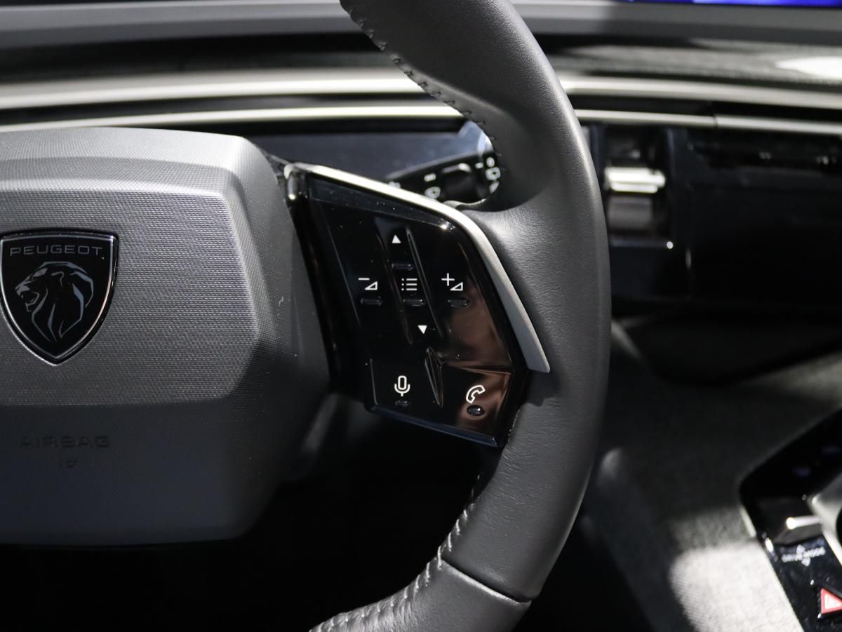 peugeot-5008-2025-gasolina-1199cc