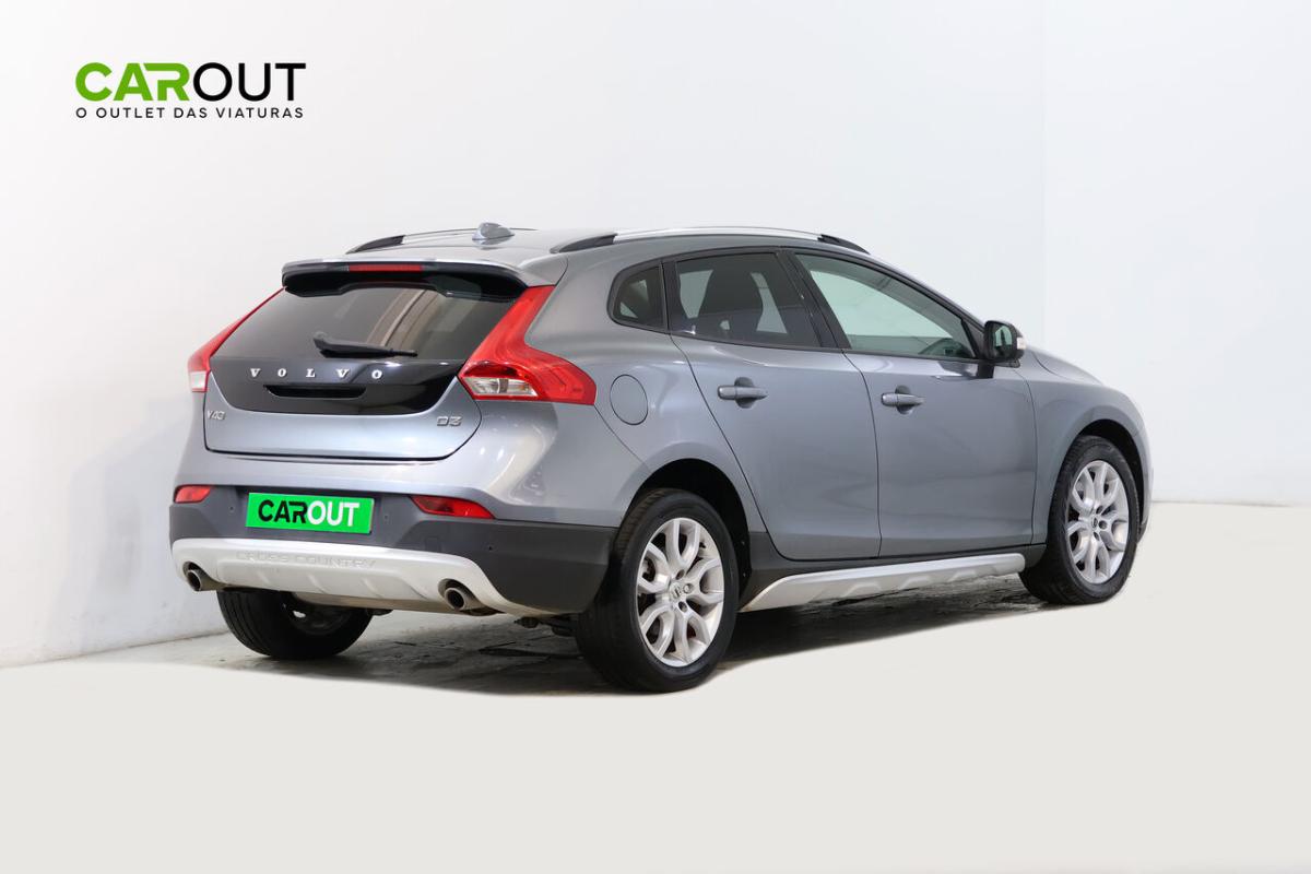volvo-v40-cross-country-2-0-d3-2019-diesel-1969cc