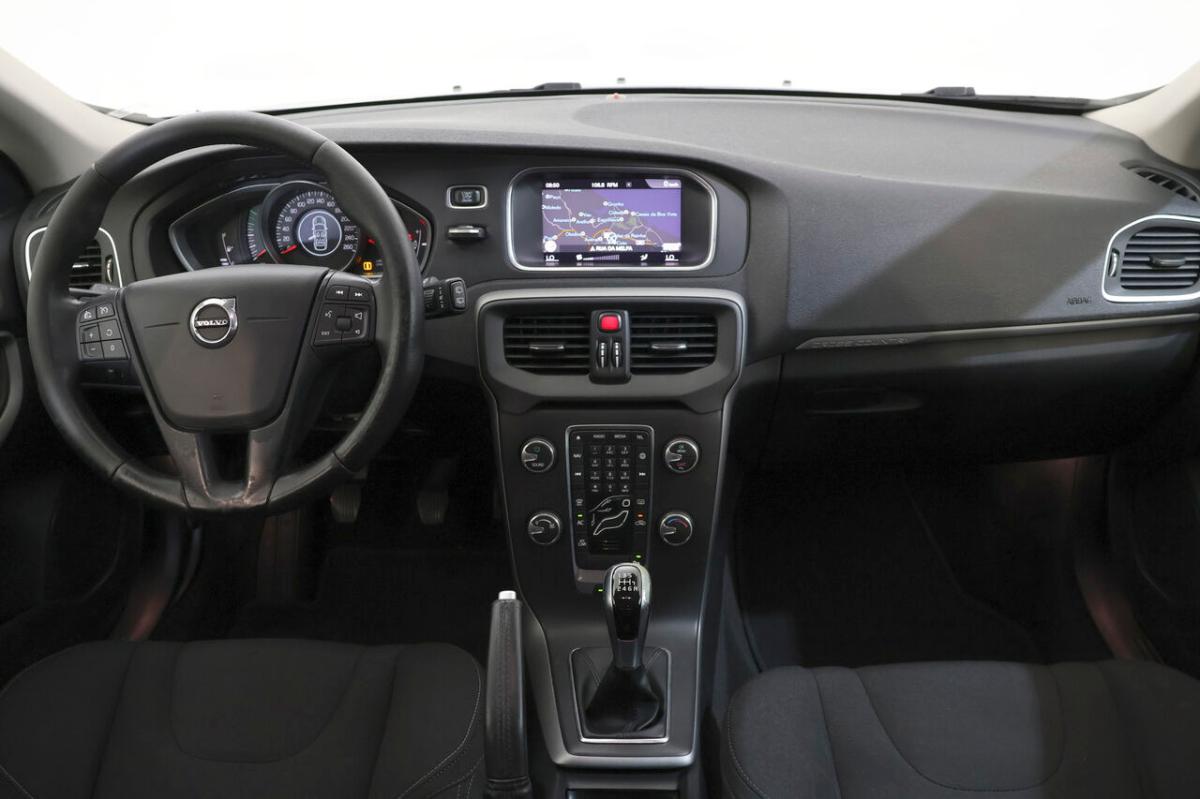 volvo-v40-cross-country-2-0-d3-2019-diesel-1969cc