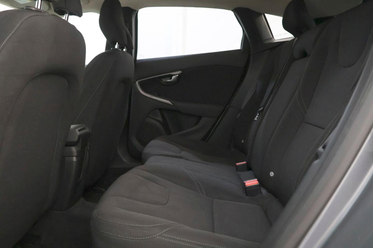 volvo-v40-cross-country-2-0-d3-2019-diesel-1969cc