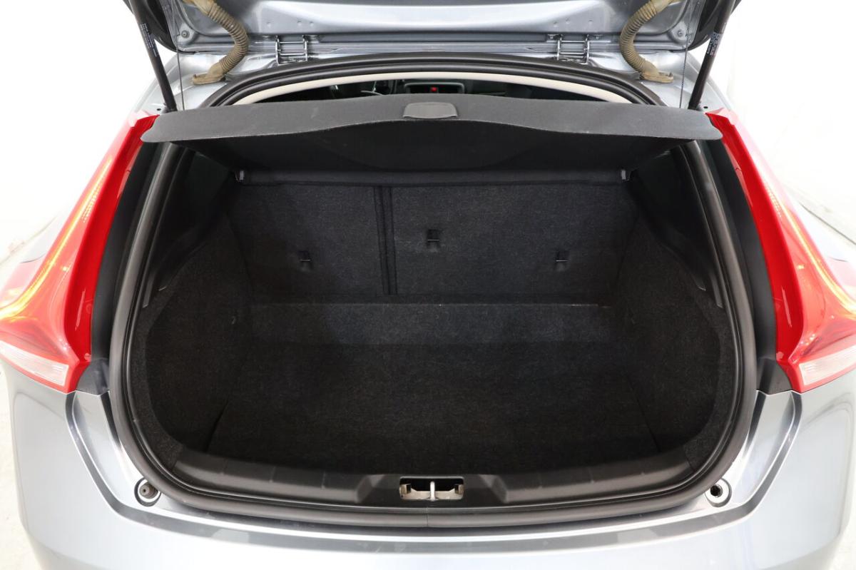 volvo-v40-1-5-t3-2019-gasolina-1498cc