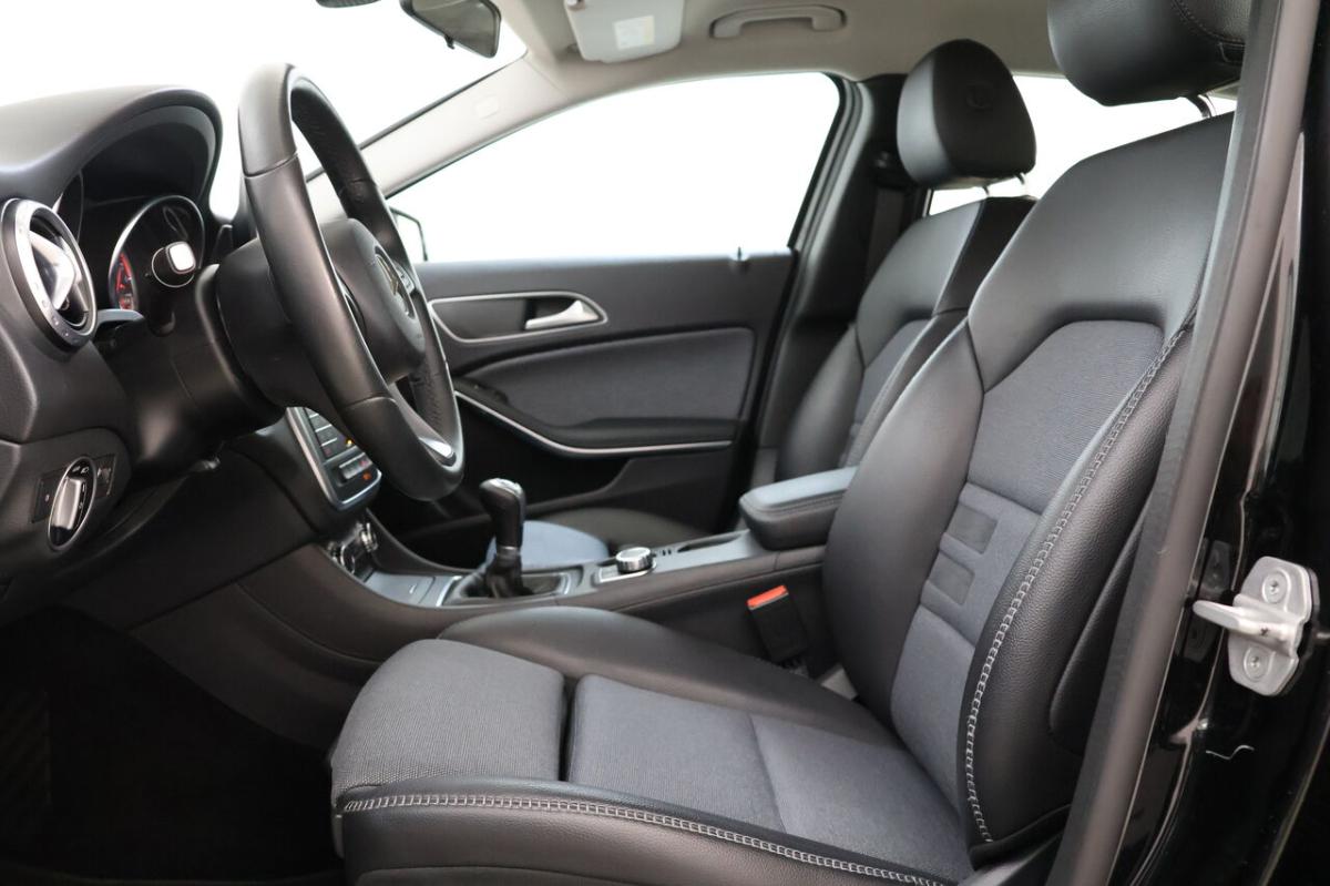 mercedes-benz-gla-180-cdi-2017-diesel-1461cc