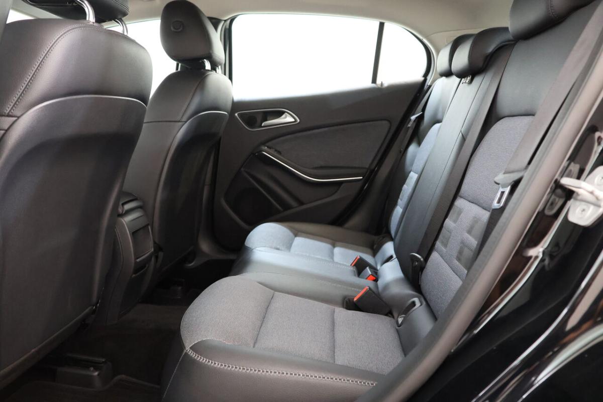 mercedes-benz-gla-180-cdi-2017-diesel-1461cc