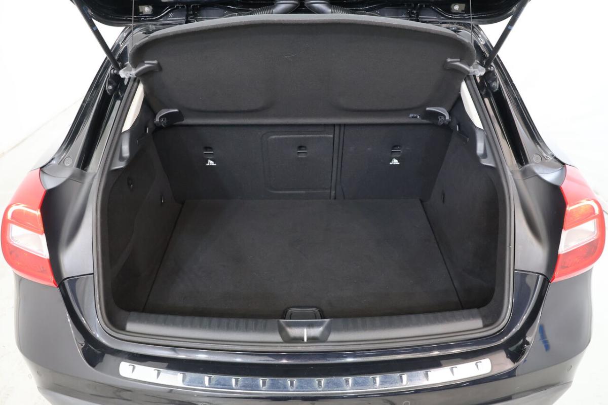 mercedes-benz-gla-180-cdi-2017-diesel-1461cc