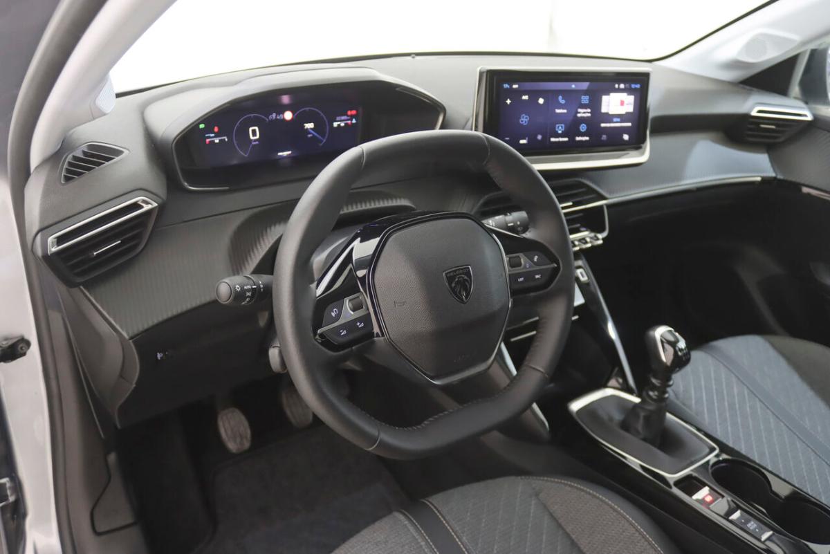 peugeot-208-1-2-puretech-2025-gasolina-1199cc