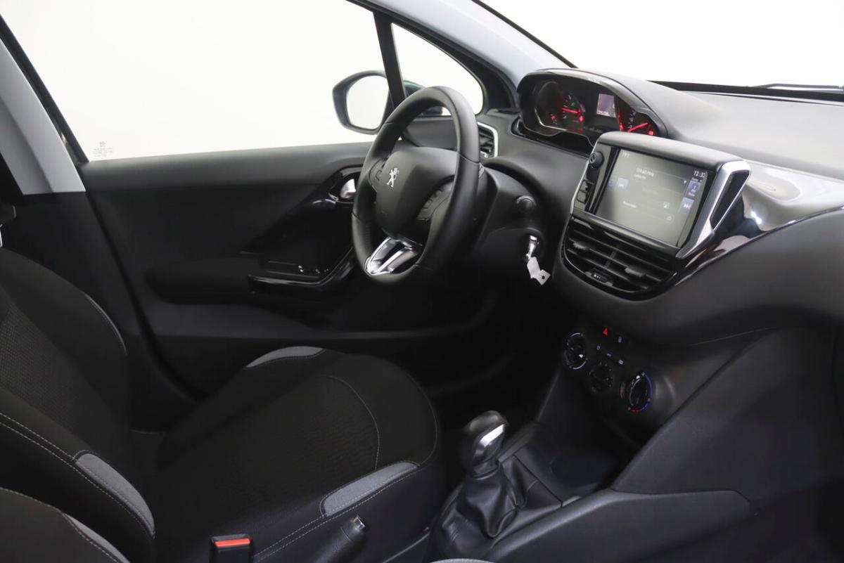 peugeot-208-1-2-vti-2014-gasolina-1199cc