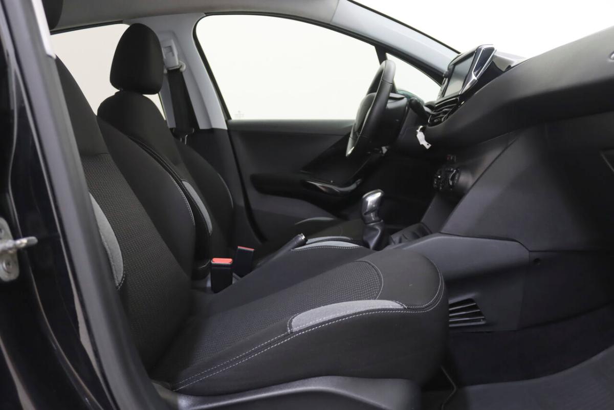 peugeot-208-1-2-vti-2014-gasolina-1199cc