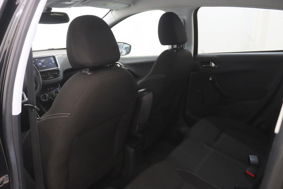 peugeot-208-1-2-vti-2014-gasolina-1199cc