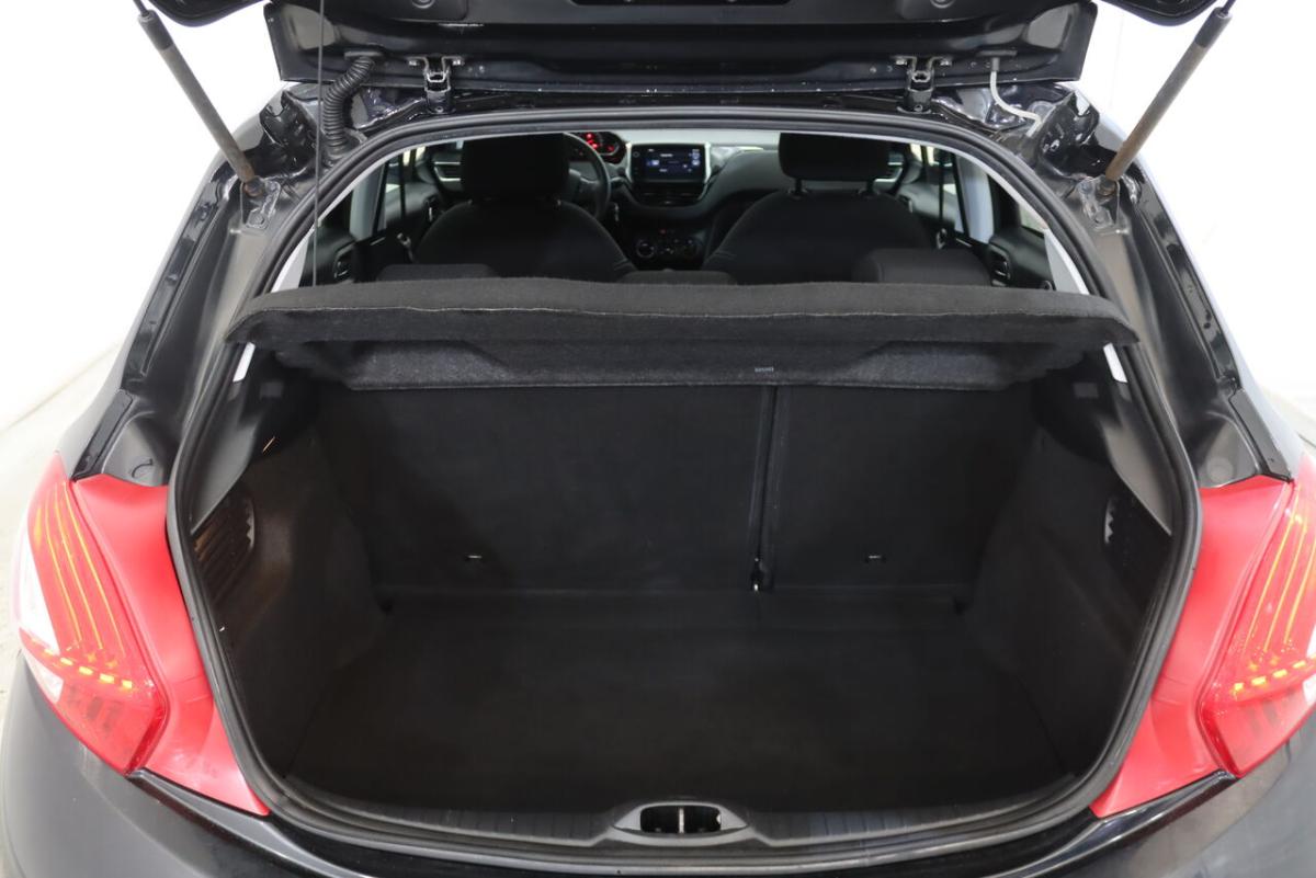peugeot-208-1-2-vti-2014-gasolina-1199cc