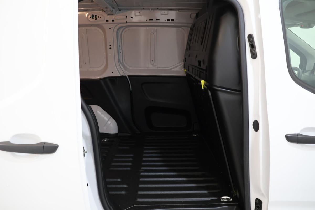 peugeot-partner-2025-diesel-1499cc