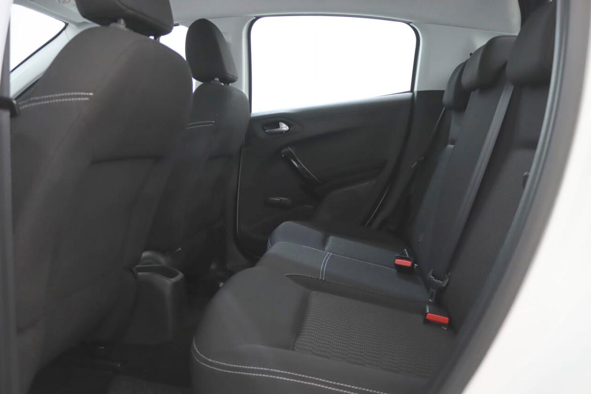 peugeot-208-2017-diesel-1560cc