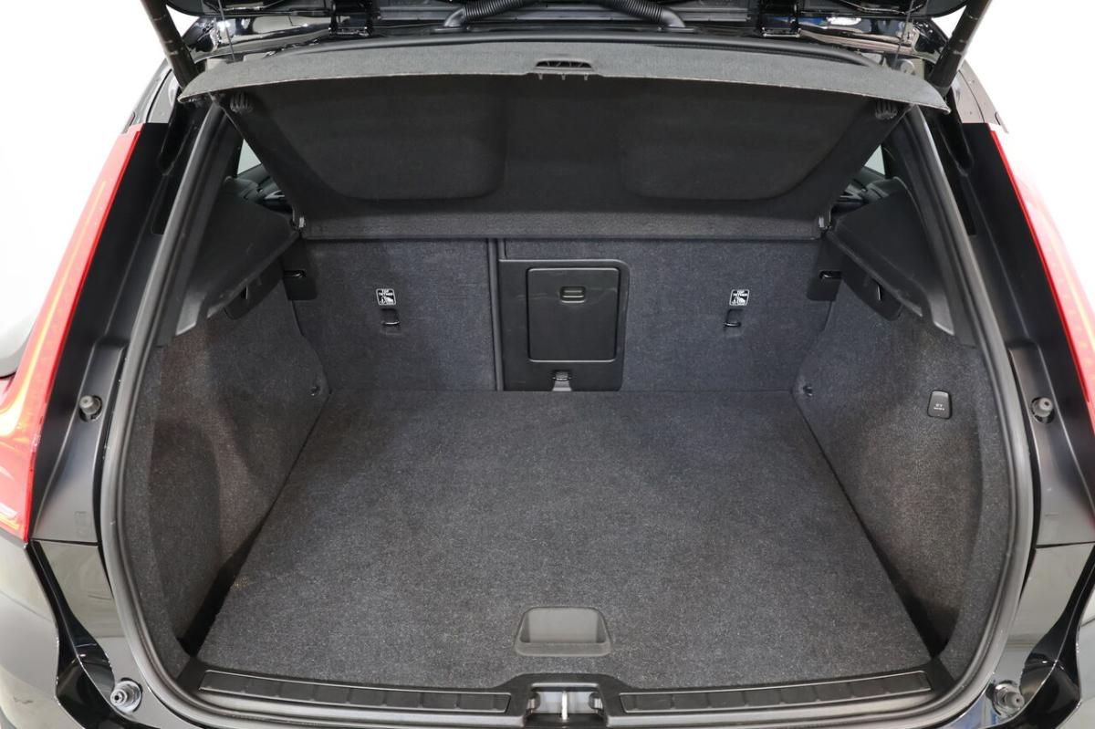 volvo-xc40-2022-hibrido-1477cc