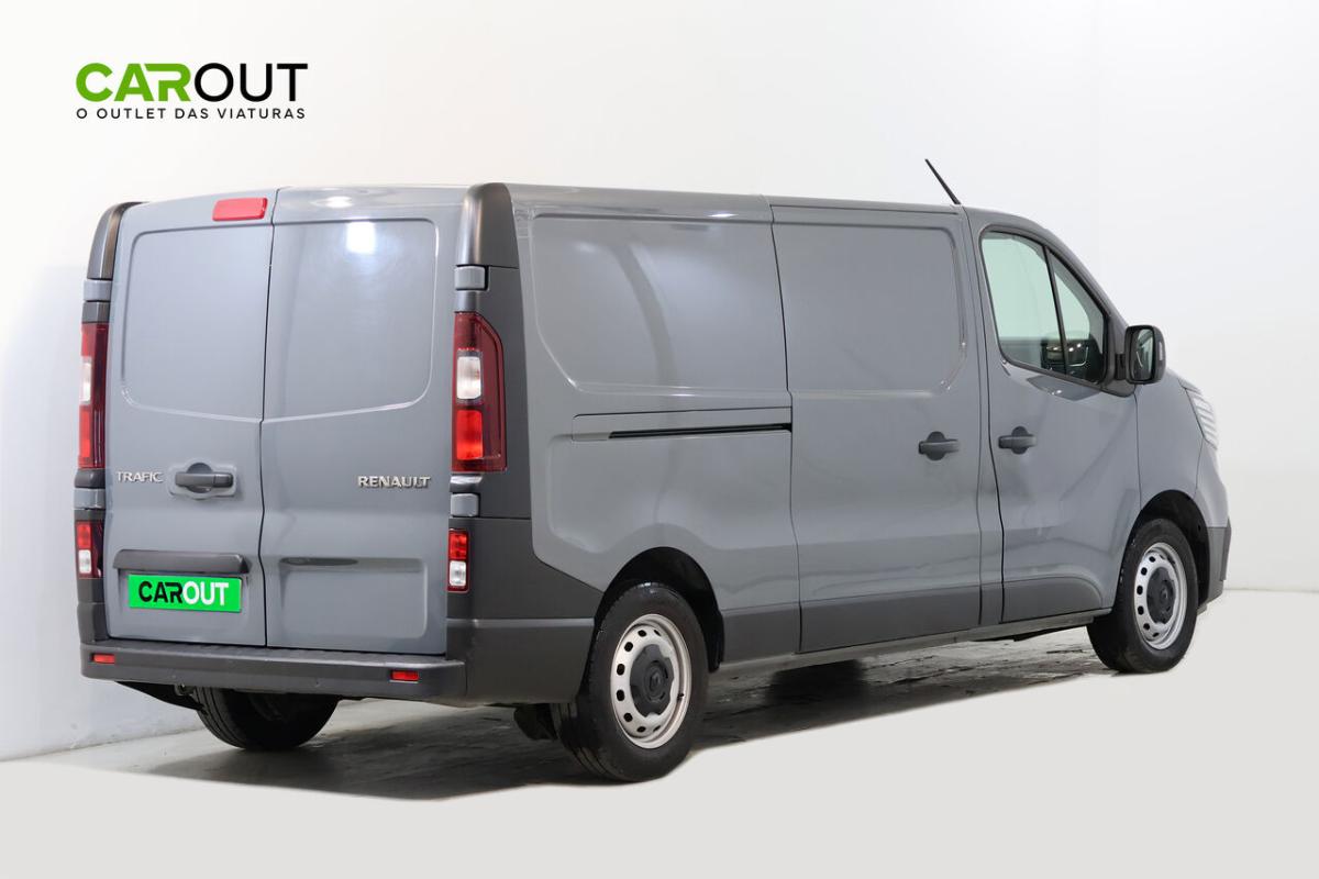 renault-trafic-2023-diesel-1995cc