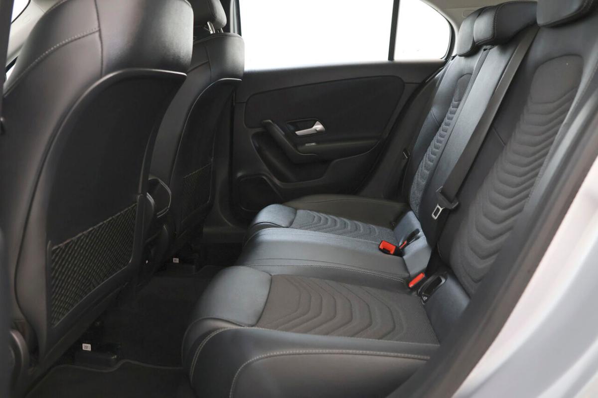 mercedes-benz-classe-a-2025-gasolina-1332cc