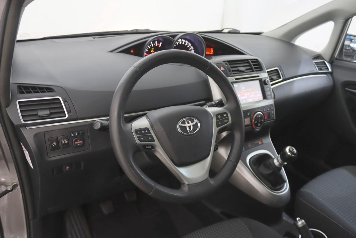 toyota-verso-1-6-d-2014-diesel-1598cc