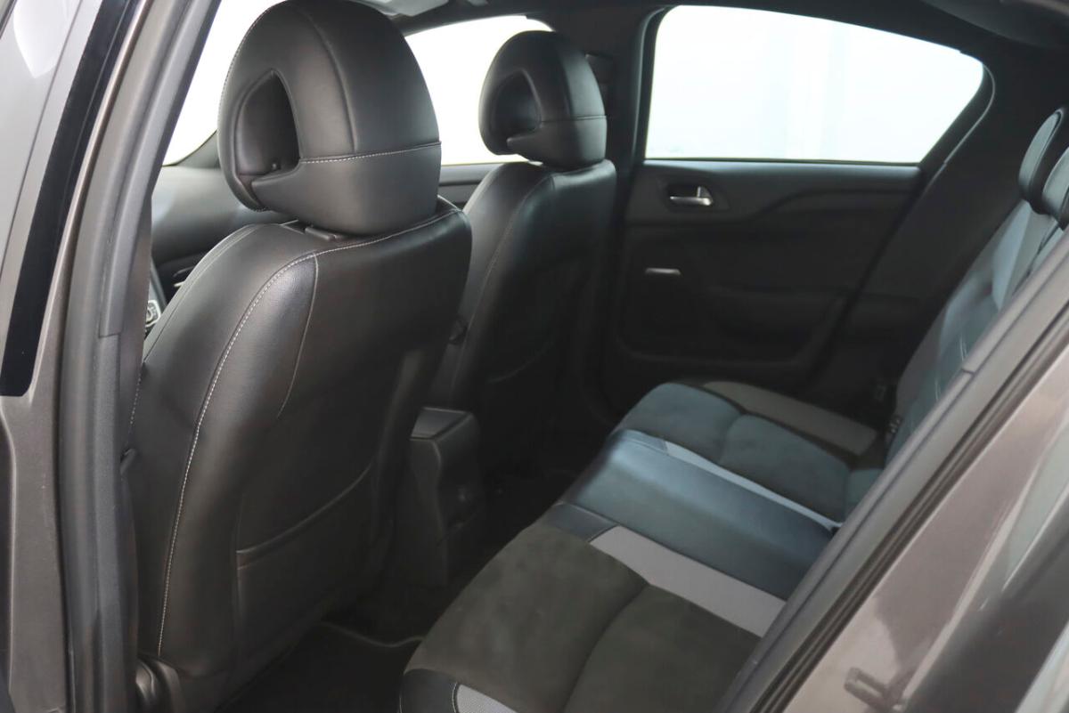 ds-ds-4-1-6-bluehdi-2016-diesel-1560cc
