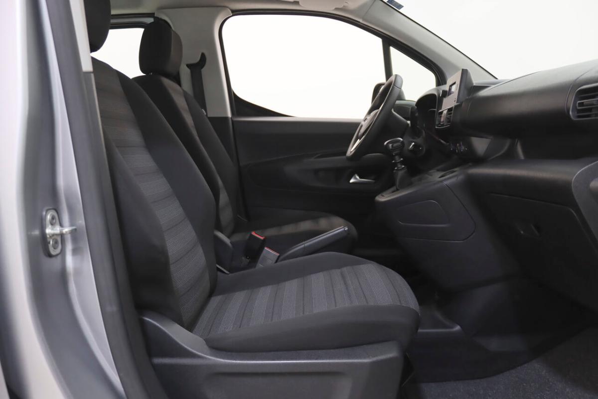 opel-combo-1-5-2022-diesel-1499cc