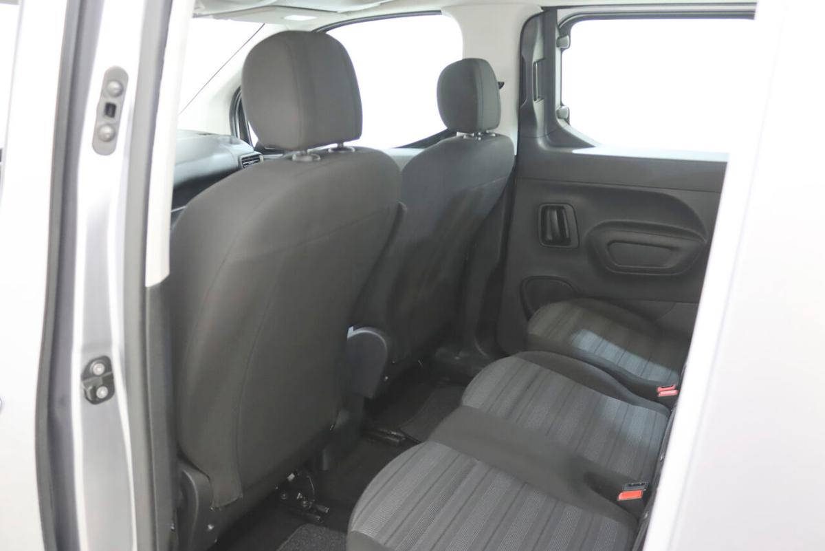 opel-combo-1-5-2022-diesel-1499cc
