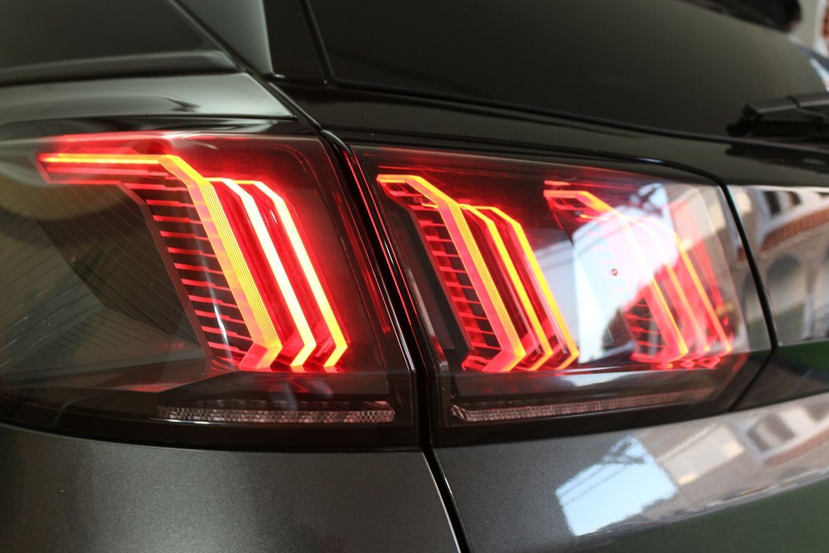 peugeot-3008-2021-hibrido-a-gasolina-1598cc