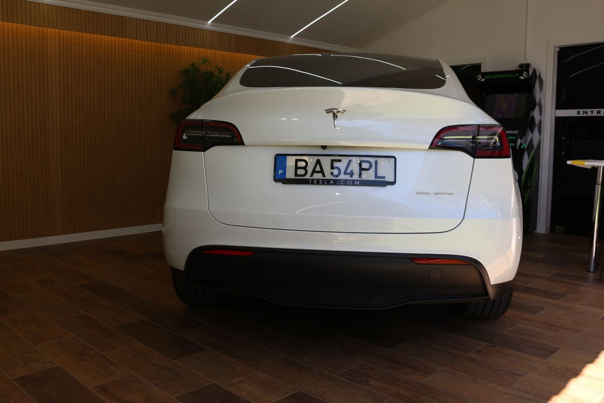 tesla-model-y-2023-eletrico-0cc
