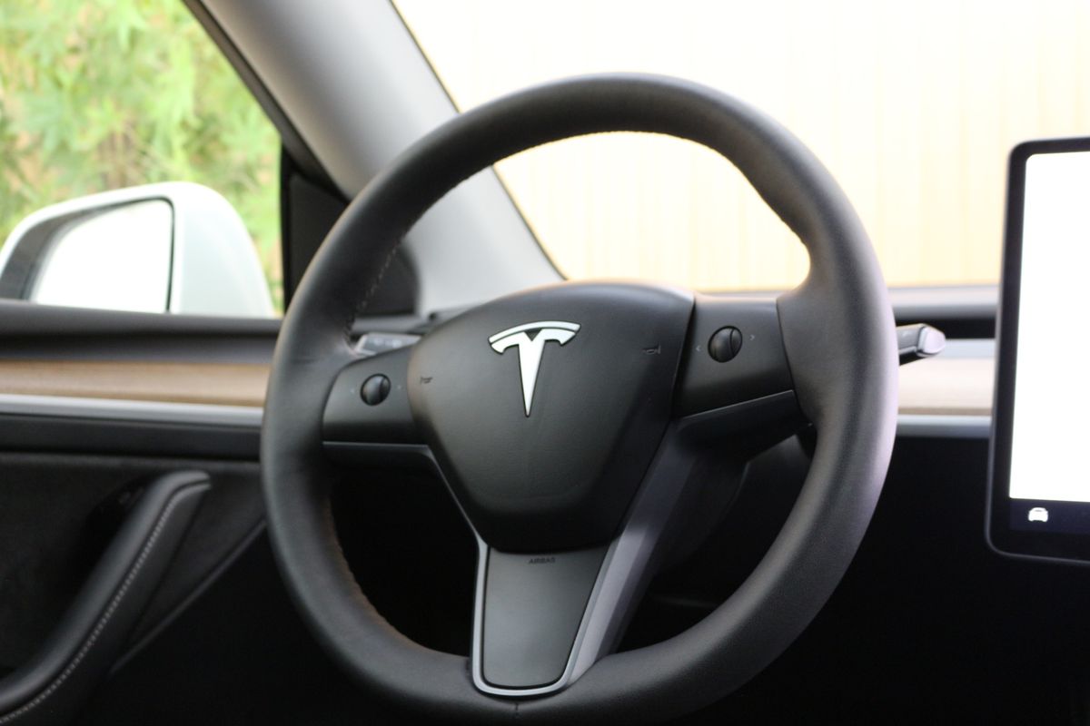 tesla-model-y-2023-eletrico-0cc