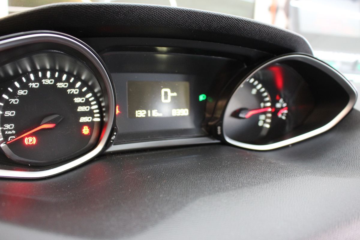 peugeot-308-2019-diesel-1499cc