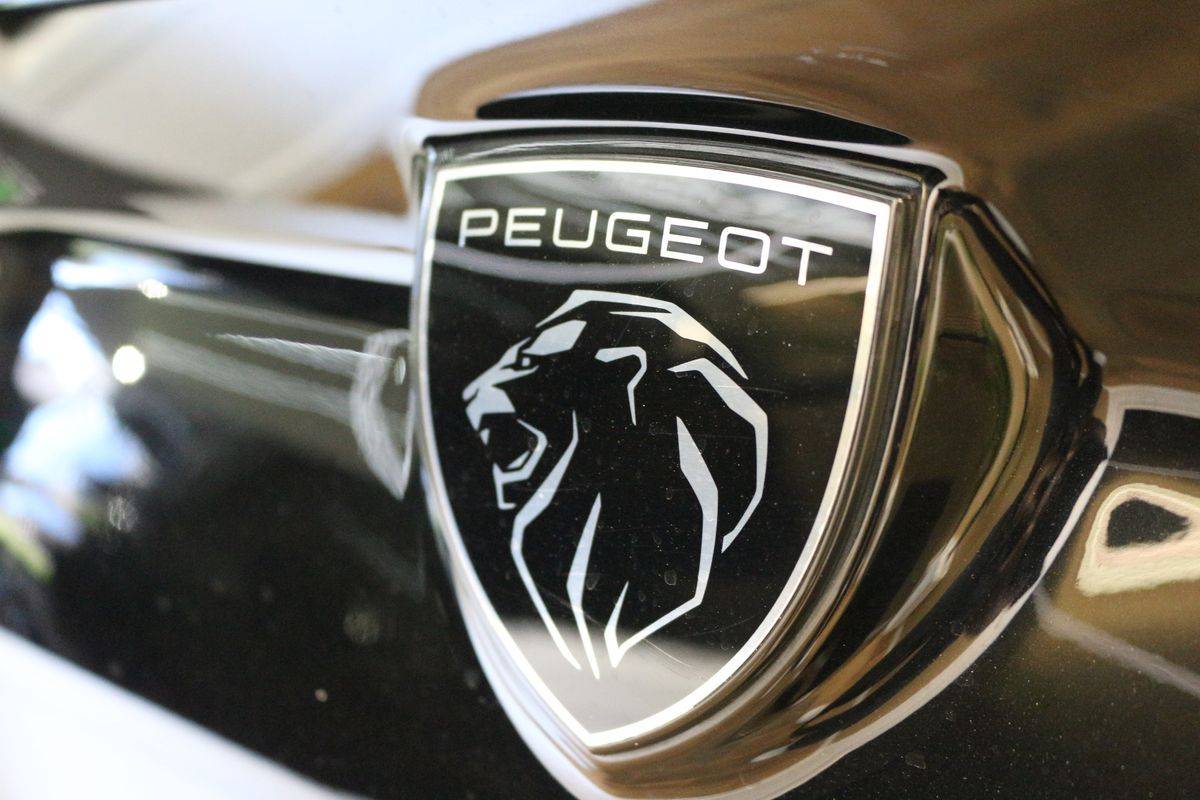 peugeot-308-sw-2023-hibrido-a-gasolina-1598cc