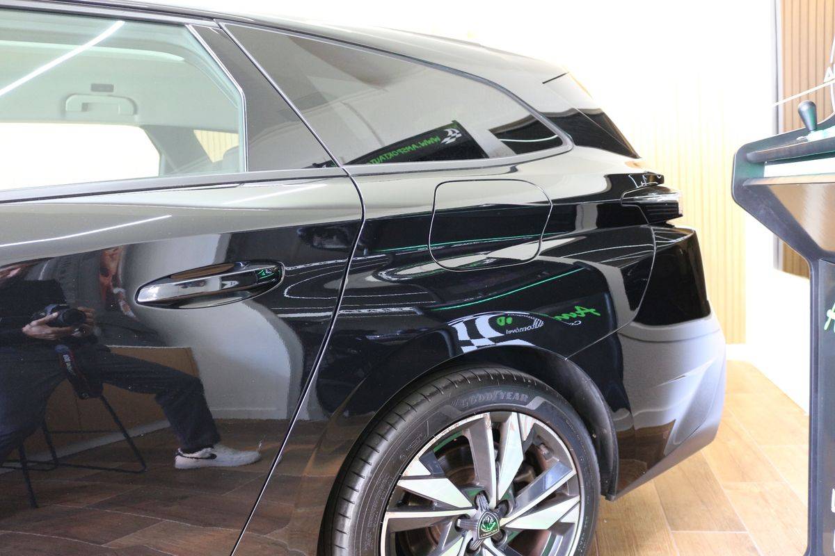 peugeot-308-sw-2023-hibrido-a-gasolina-1598cc